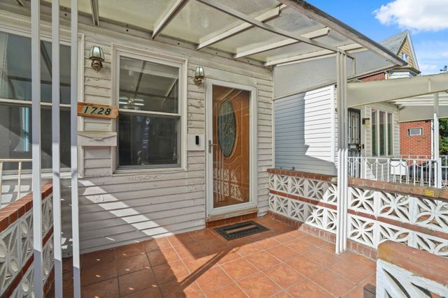 1728 W 2nd Street, New York City, NY 11223