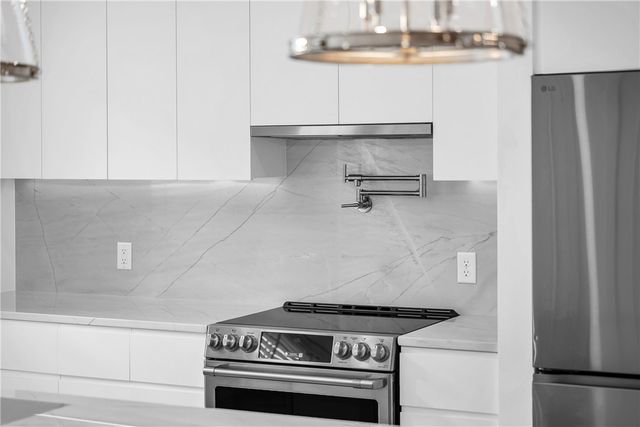 500 SW B Street 3, Bentonville, AR 72712