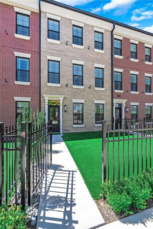 500 SW B Street 3, Bentonville, AR 72712