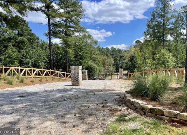 690 Harmony Gates Drive, Commerce, GA 30530