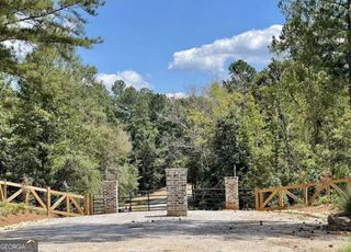 690 Harmony Gates Drive, Commerce, GA 30530