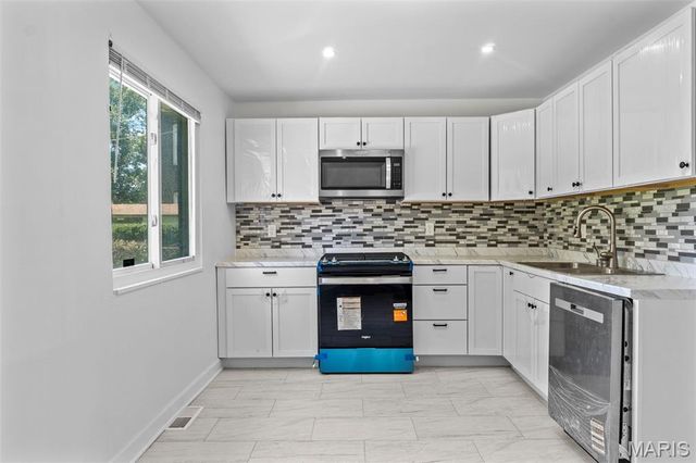 940 Maple Place, St Louis, MO 63112