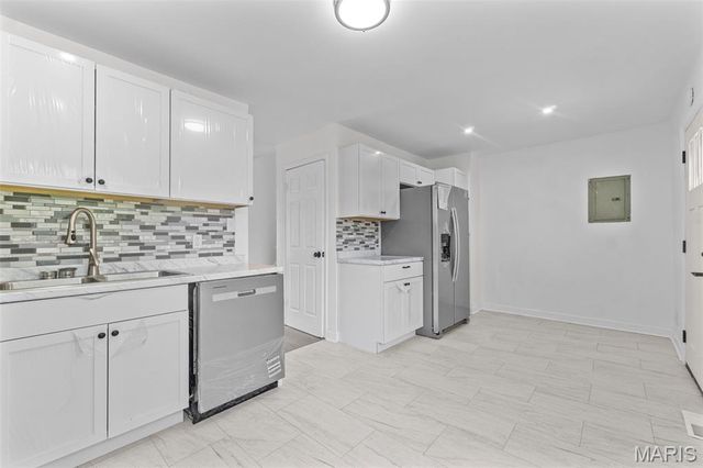 940 Maple Place, St Louis, MO 63112