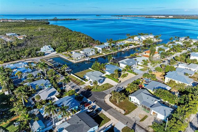 502 BAYVIEW DRIVE, Holmes Beach, FL 34217