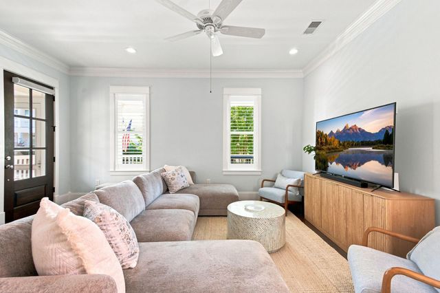 5 Duval Street, Galveston, TX 77554