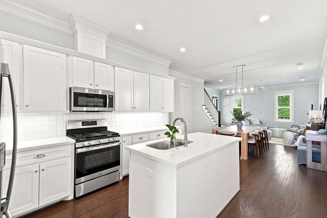 5 Duval Street, Galveston, TX 77554