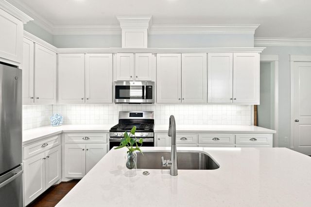 5 Duval Street, Galveston, TX 77554