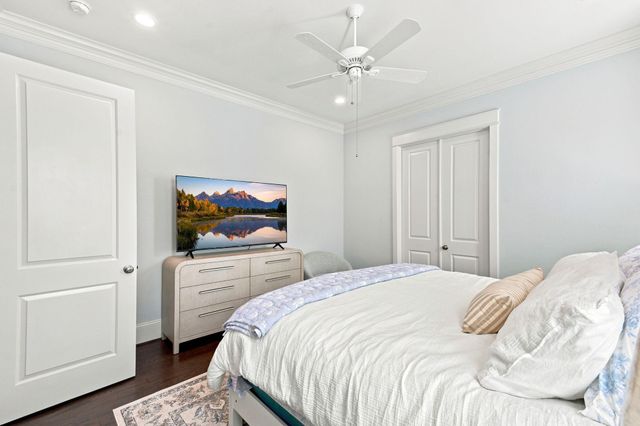 5 Duval Street, Galveston, TX 77554