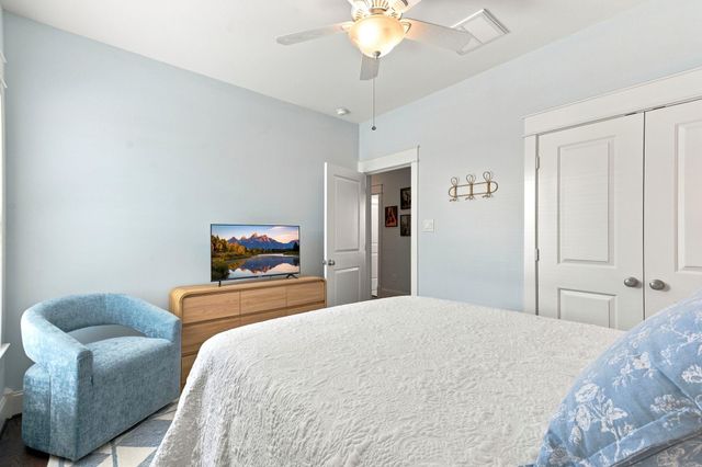 5 Duval Street, Galveston, TX 77554