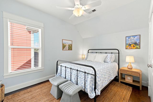 5 Duval Street, Galveston, TX 77554