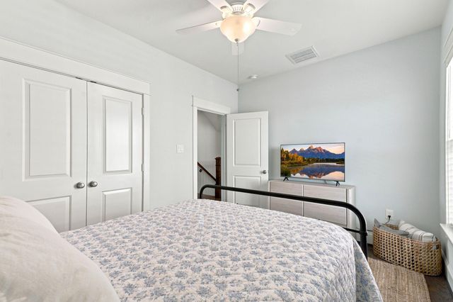 5 Duval Street, Galveston, TX 77554