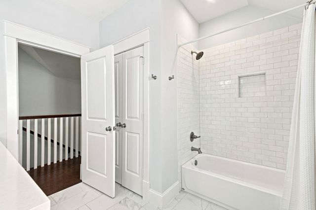5 Duval Street, Galveston, TX 77554