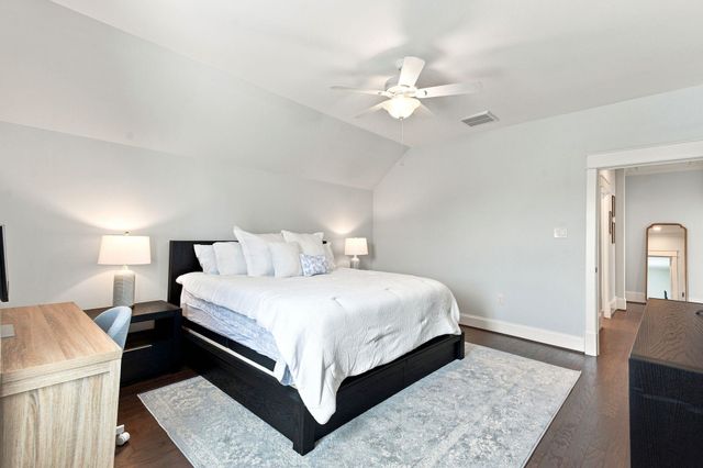 5 Duval Street, Galveston, TX 77554