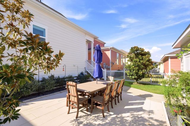 5 Duval Street, Galveston, TX 77554