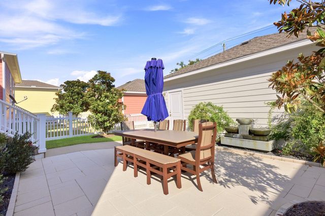 5 Duval Street, Galveston, TX 77554