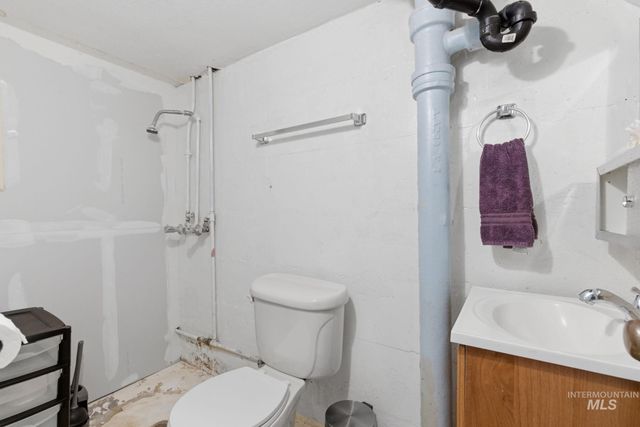 404 S Juniper St, Nampa, ID 83686