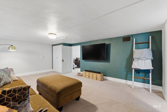 404 S Juniper St, Nampa, ID 83686
