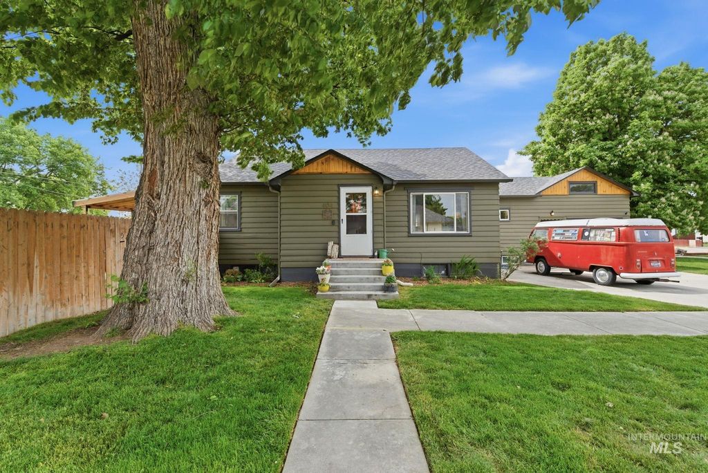 404 S Juniper St, Nampa, ID 83686