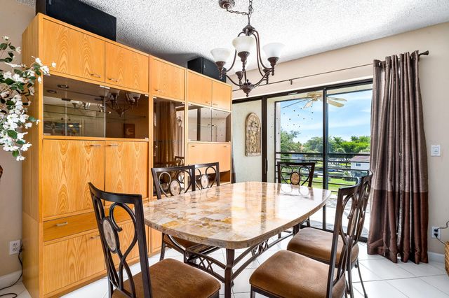 5751 Camino Del Sol 403, Boca Raton, FL 33433
