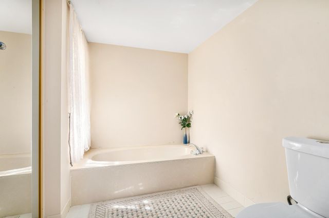 5751 Camino Del Sol 403, Boca Raton, FL 33433