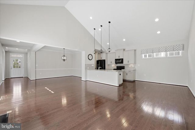 108 TRUMPET VINE DR, White Post, VA 22663