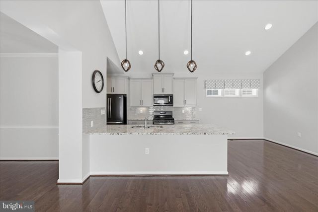 108 TRUMPET VINE DR, White Post, VA 22663