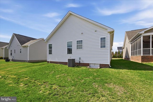 108 TRUMPET VINE DR, White Post, VA 22663