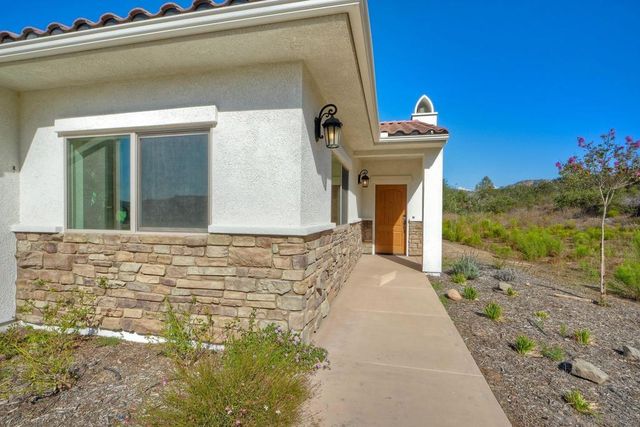 12649 Via Vigneto, Lakeside, CA 92040
