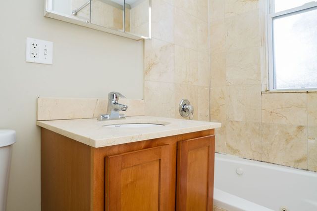 1642.5 W Greenleaf Avenue 2N, Chicago, IL 60626