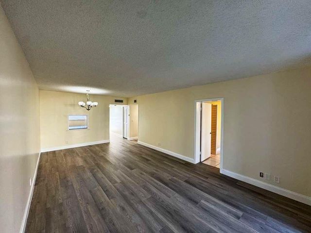 6005 Del Lago Circle 105, Sunrise, FL 33313