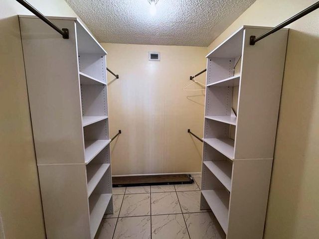 6005 Del Lago Circle 105, Sunrise, FL 33313