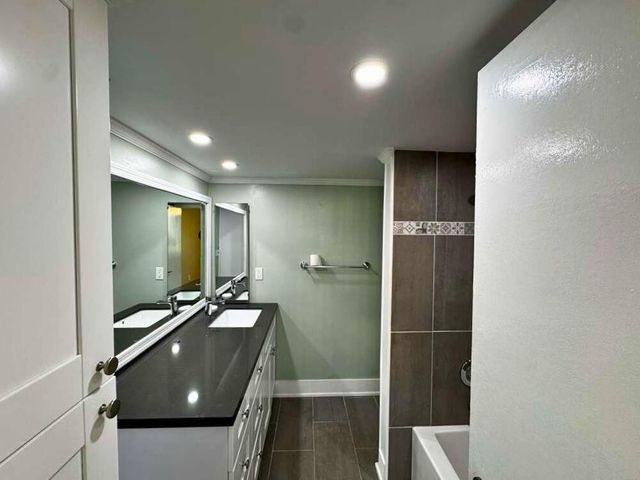 6005 Del Lago Circle 105, Sunrise, FL 33313