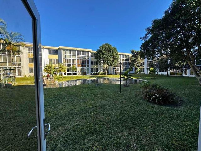 6005 Del Lago Circle 105, Sunrise, FL 33313