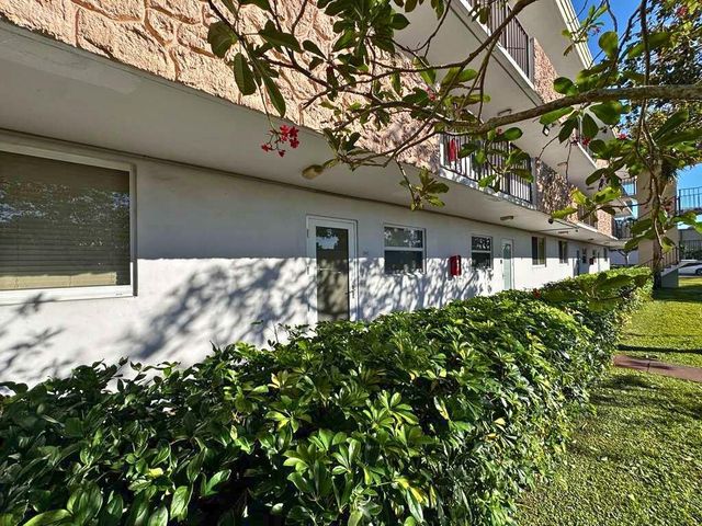 6005 Del Lago Circle 105, Sunrise, FL 33313