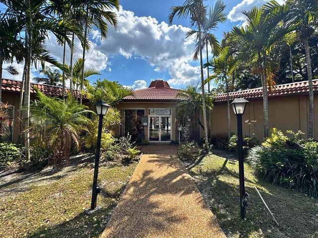 6005 Del Lago Circle 105, Sunrise, FL 33313