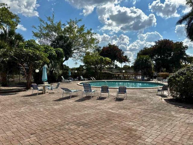 6005 Del Lago Circle 105, Sunrise, FL 33313