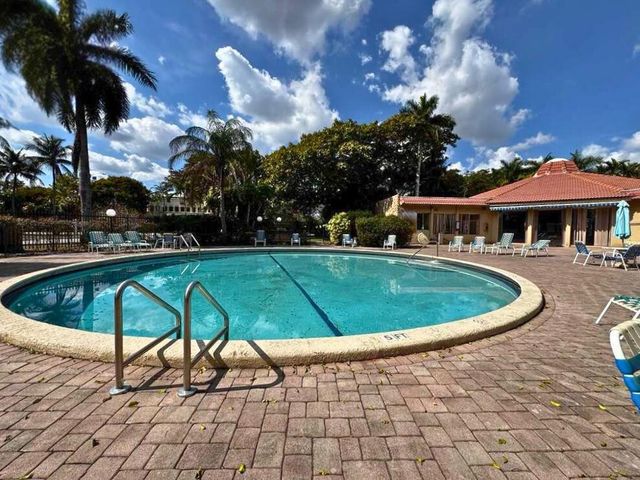 6005 Del Lago Circle 105, Sunrise, FL 33313