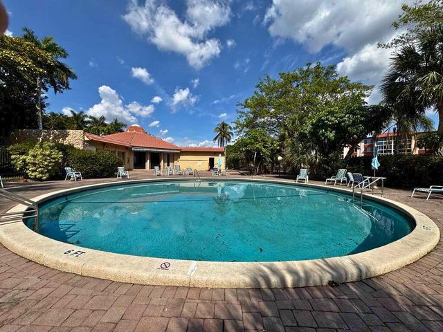 6005 Del Lago Circle 105, Sunrise, FL 33313