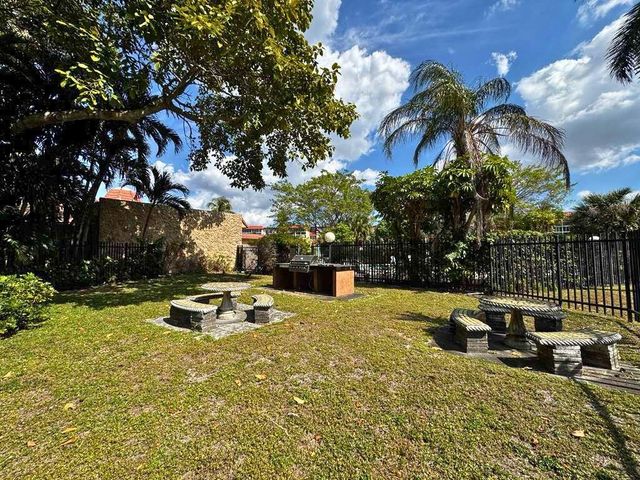 6005 Del Lago Circle 105, Sunrise, FL 33313