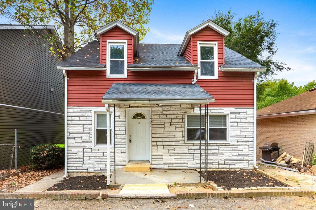 1927 WILLOW PARK RD, Bethlehem, PA 18020