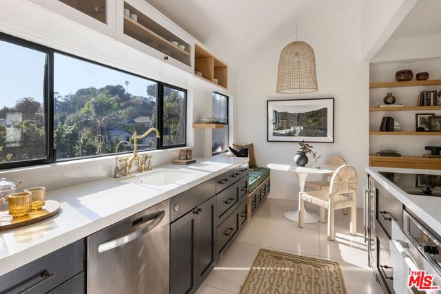 2274 Cove Avenue, Los Angeles, CA 90039