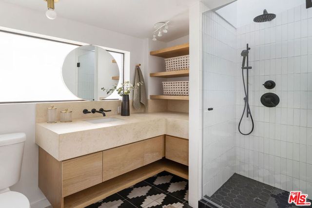 2274 Cove Avenue, Los Angeles, CA 90039