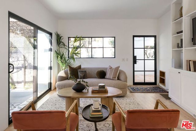 2274 Cove Avenue, Los Angeles, CA 90039