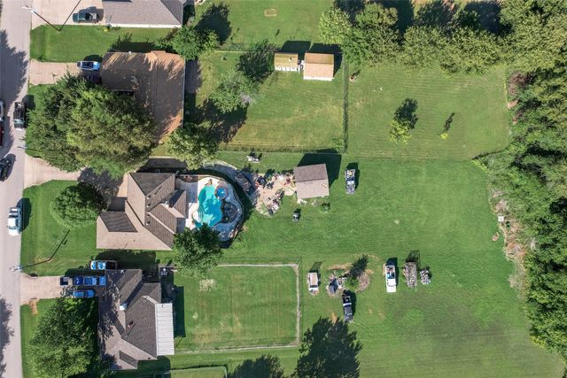 123 Country Drive, Waxahachie, TX 75165