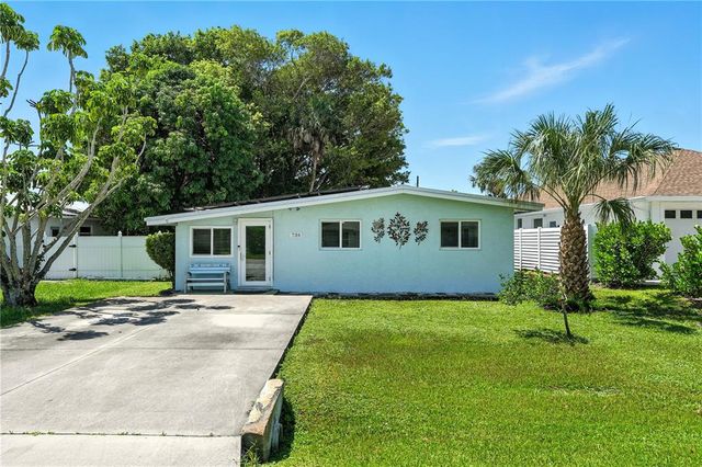 736 92ND AVENUE N, Naples, FL 34108
