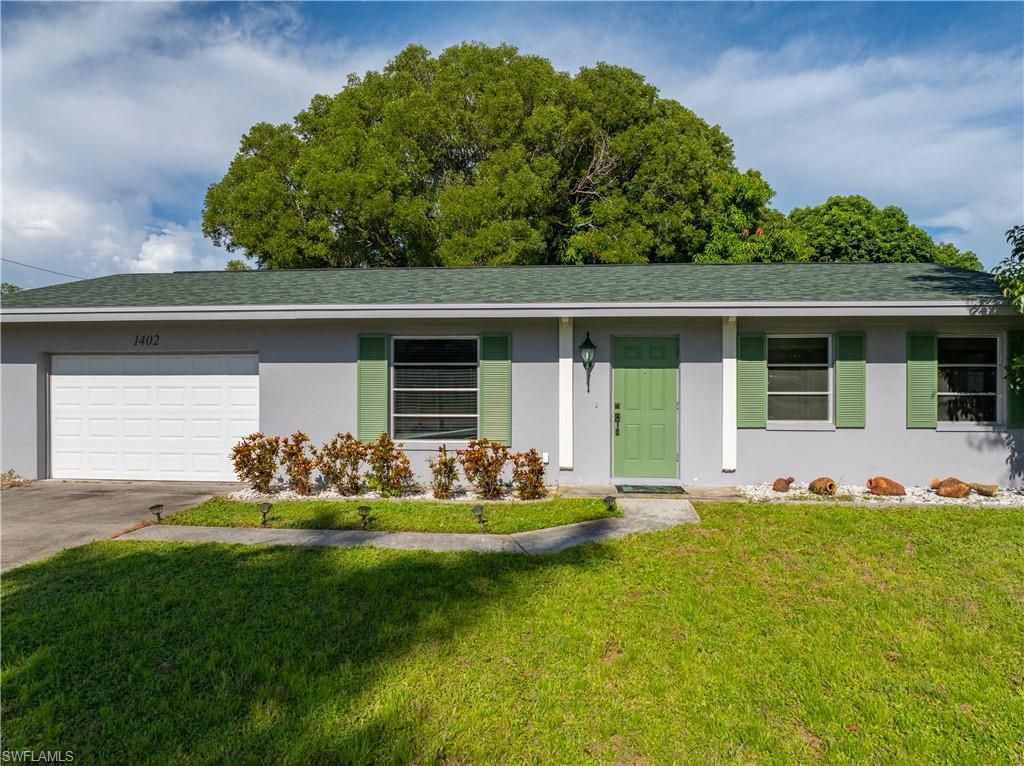 1402 SE 8th PL, CAPE CORAL, FL 33990 — photo 2