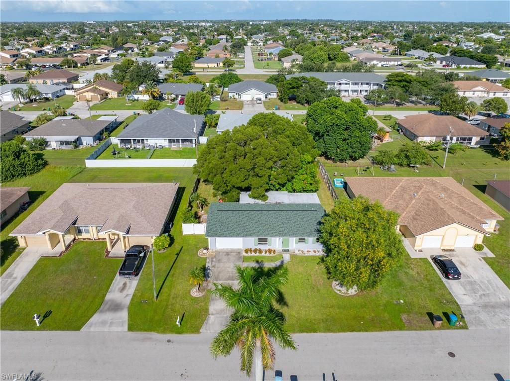 1402 SE 8th PL, CAPE CORAL, FL 33990 — photo 3