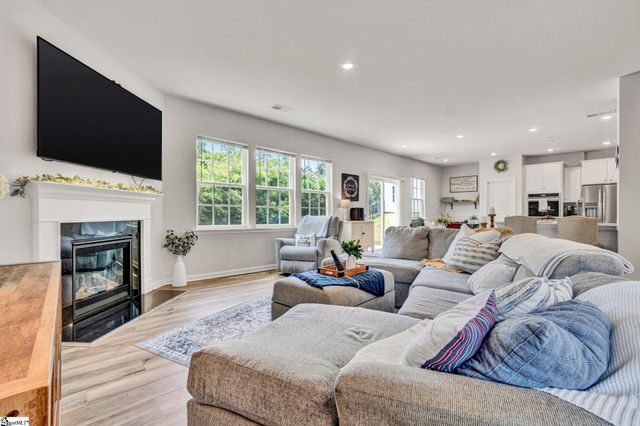 101 Penrose Circle, Central, SC 29630