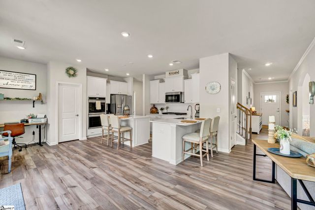 101 Penrose Circle, Central, SC 29630