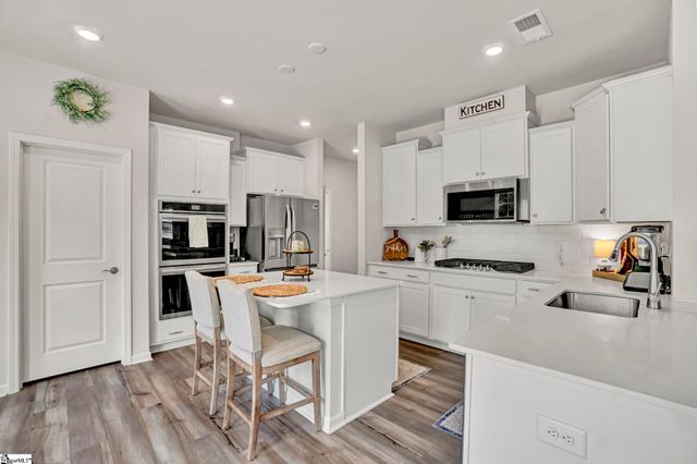 101 Penrose Circle, Central, SC 29630